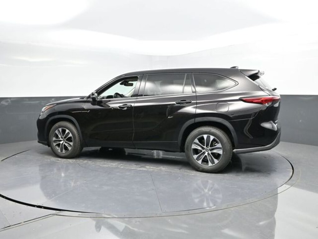 Used 2022 Toyota Highlander XLE SUV