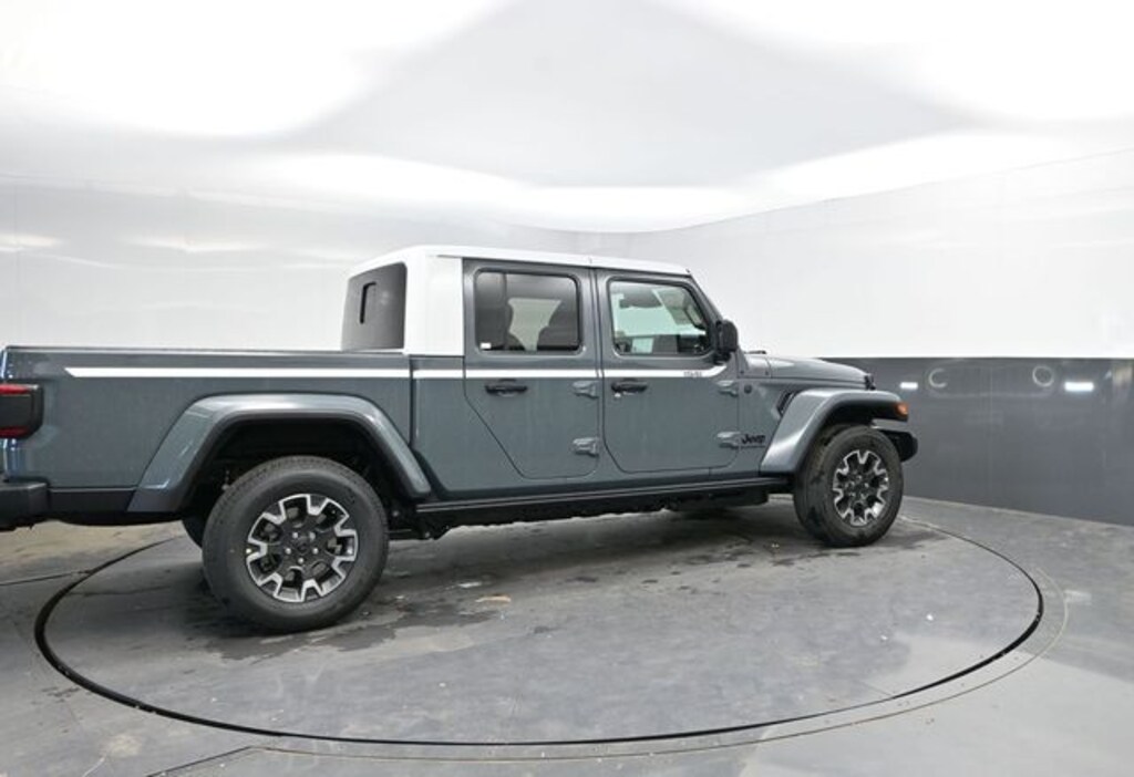 New 2026 Jeep Gladiator Sahara Pickup