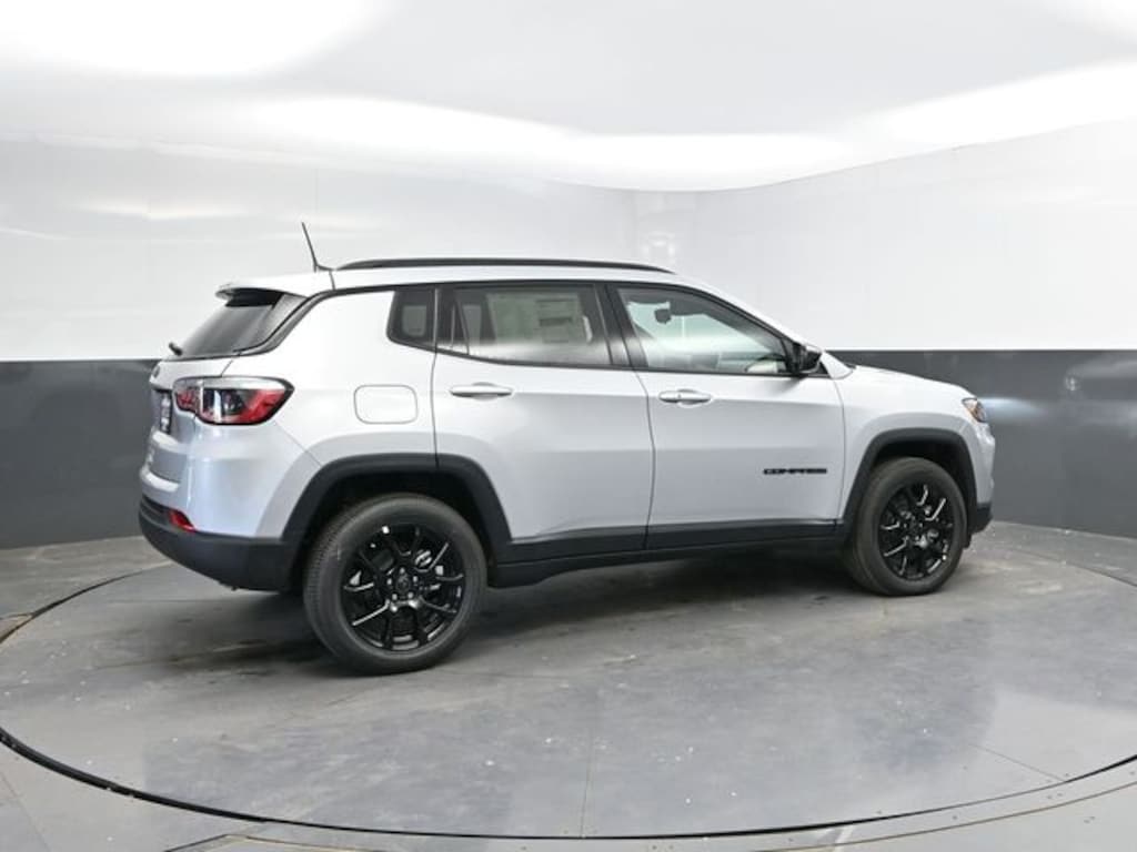 New 2026 Jeep Compass Latitude Sport Utility