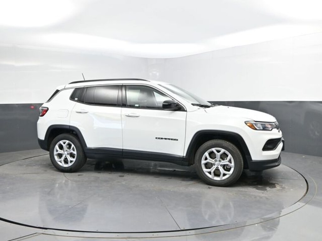 Used 2024 Jeep Compass Latitude SUV