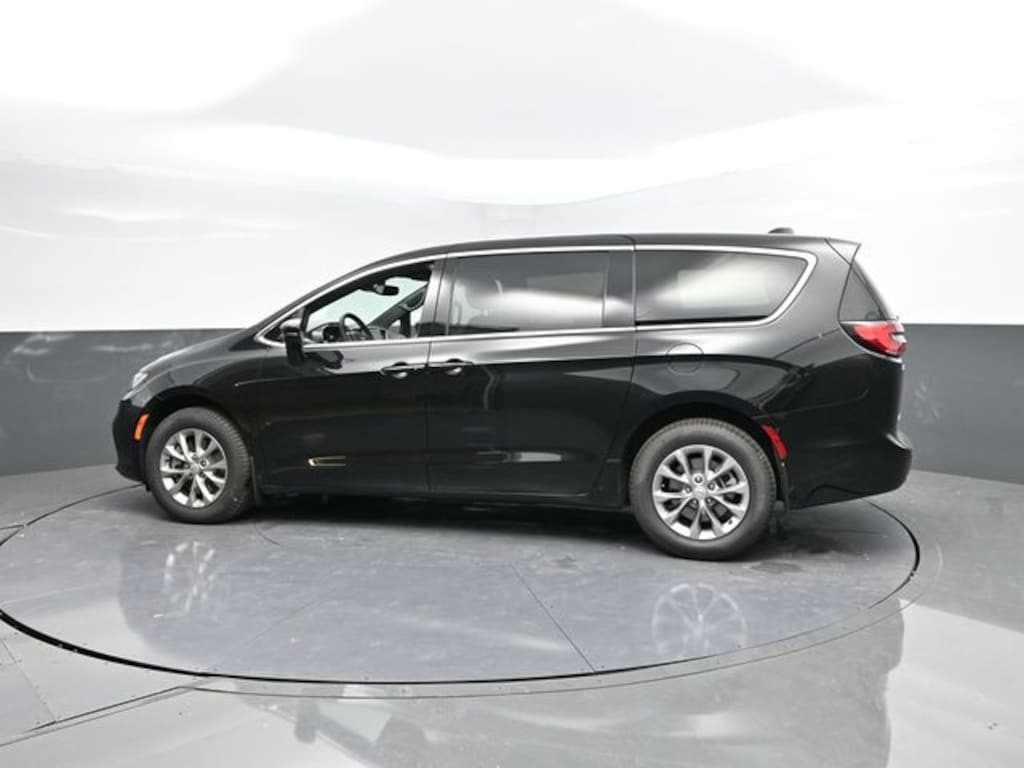 New 2026 Chrysler Pacifica Select Passenger Van