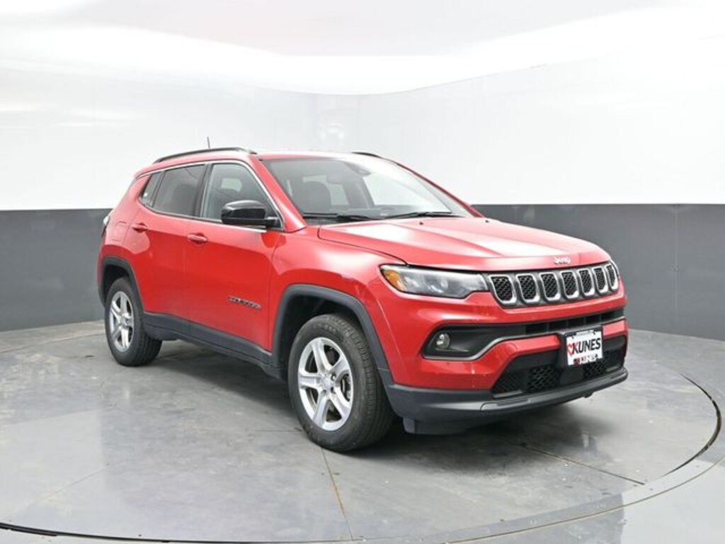 Used 2024 Jeep Compass Latitude SUV