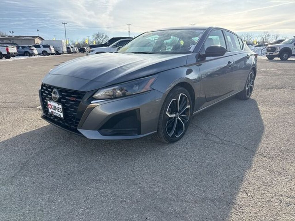 Used 2024 Nissan Altima 2.5 SR Sedan