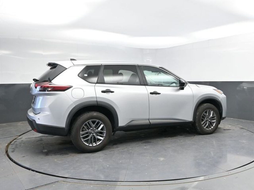 Used 2024 Nissan Rogue S SUV