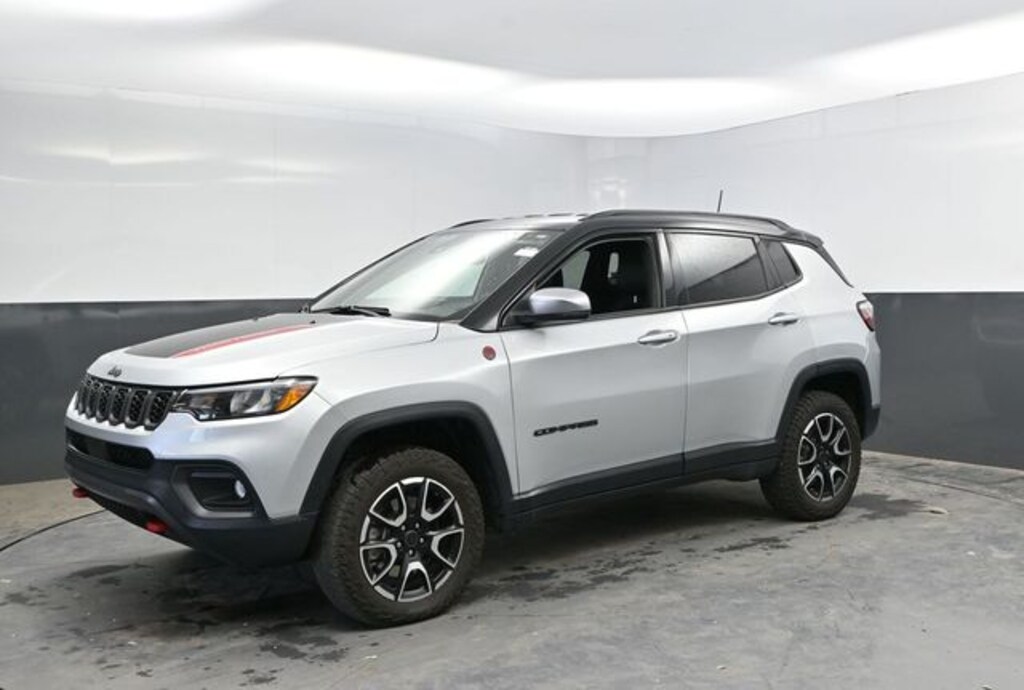 Used 2025 Jeep Compass Trailhawk SUV