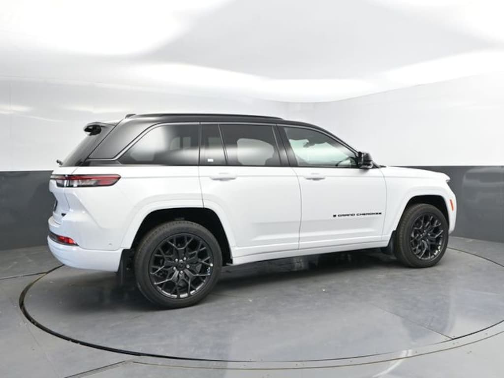 New 2027 Jeep Grand Cherokee Summit Sport Utility