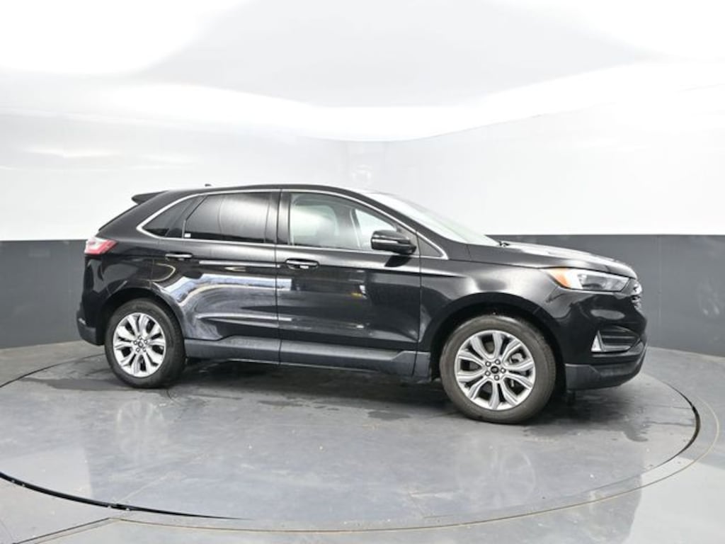 Used 2024 Ford Edge Titanium SUV