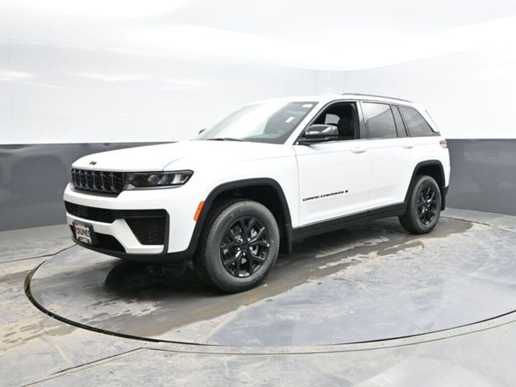 New 2026 Jeep Grand Cherokee Laredo Sport Utility