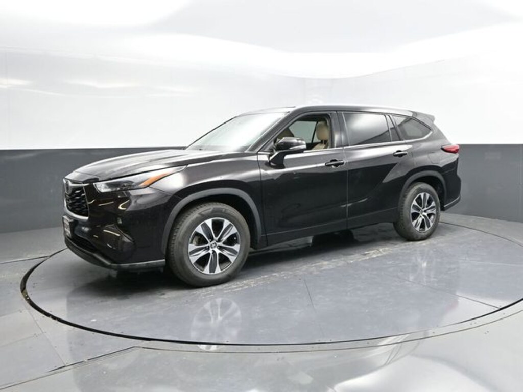 Used 2022 Toyota Highlander XLE SUV