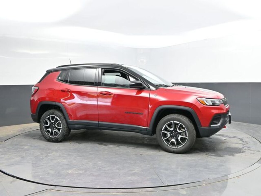Used 2025 Jeep Compass Trailhawk SUV