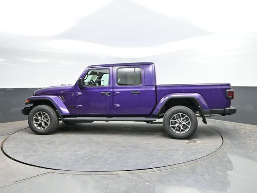 New 2026 Jeep Gladiator Sport S Pickup