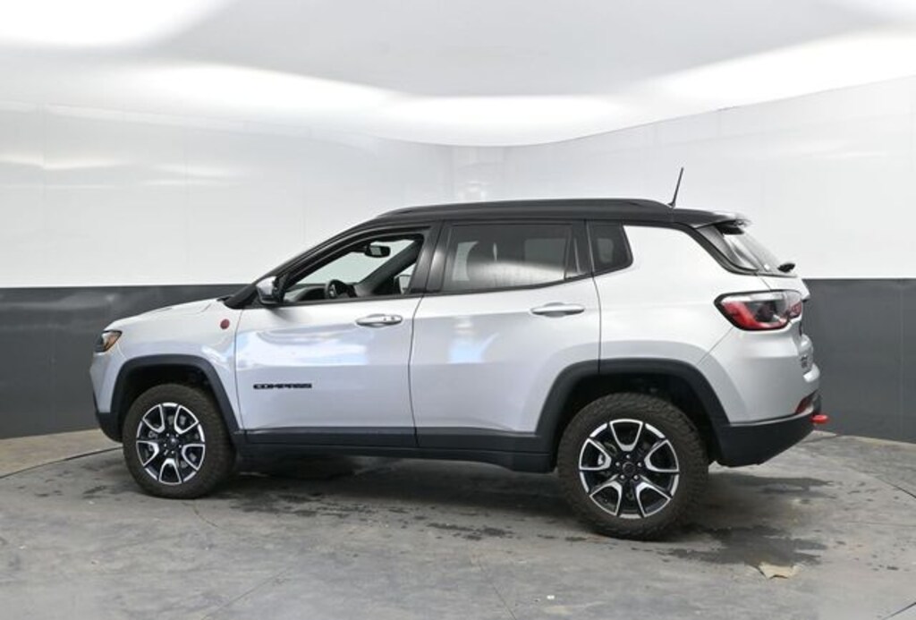 Used 2025 Jeep Compass Trailhawk SUV