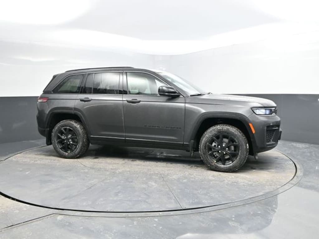 New 2026 Jeep Grand Cherokee Laredo Altitude Sport Utility