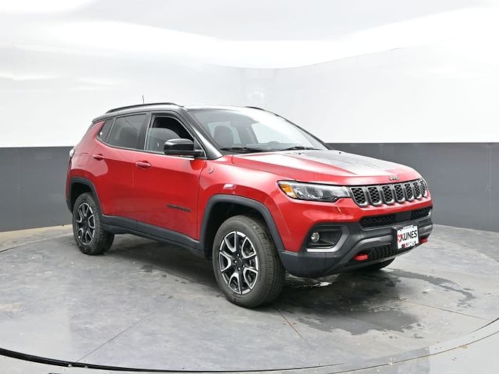 Used 2025 Jeep Compass Trailhawk SUV