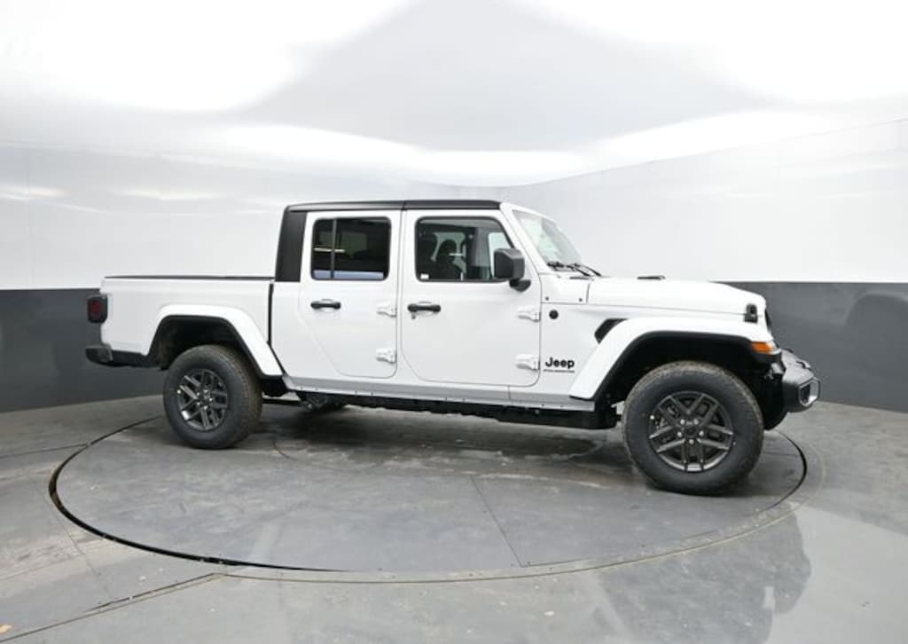 New 2026 Jeep Gladiator Sport S Pickup