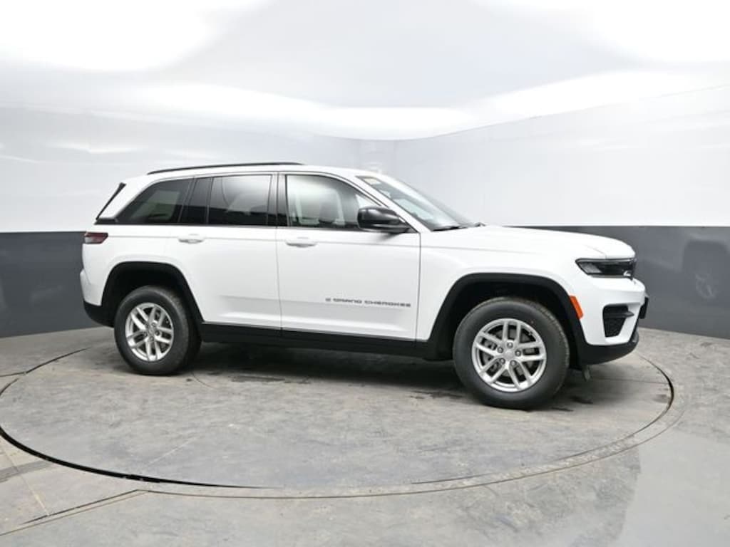 New 2026 Jeep Grand Cherokee Laredo X Sport Utility