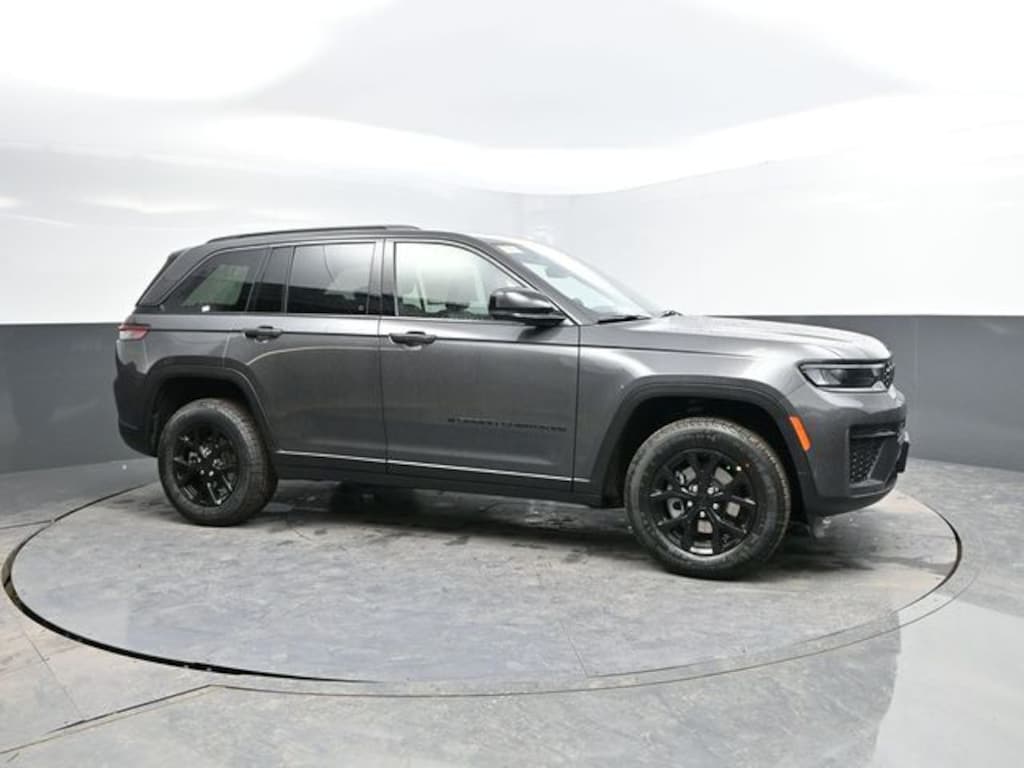 New 2026 Jeep Grand Cherokee Laredo Altitude Sport Utility