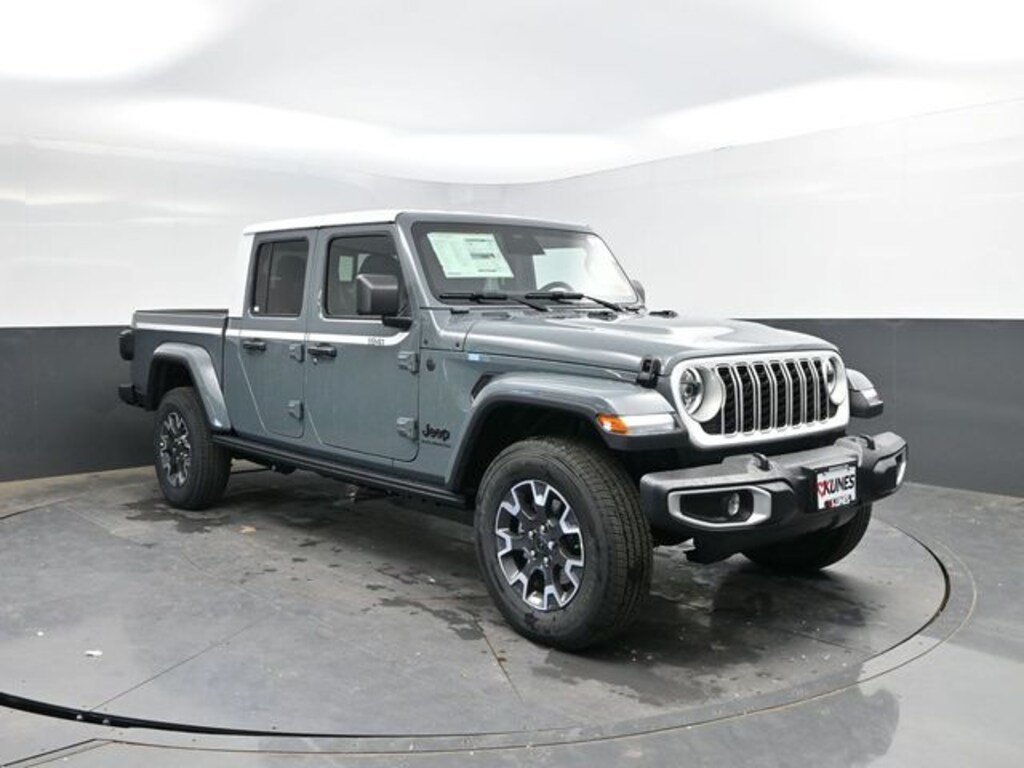 New 2026 Jeep Gladiator Sahara Pickup