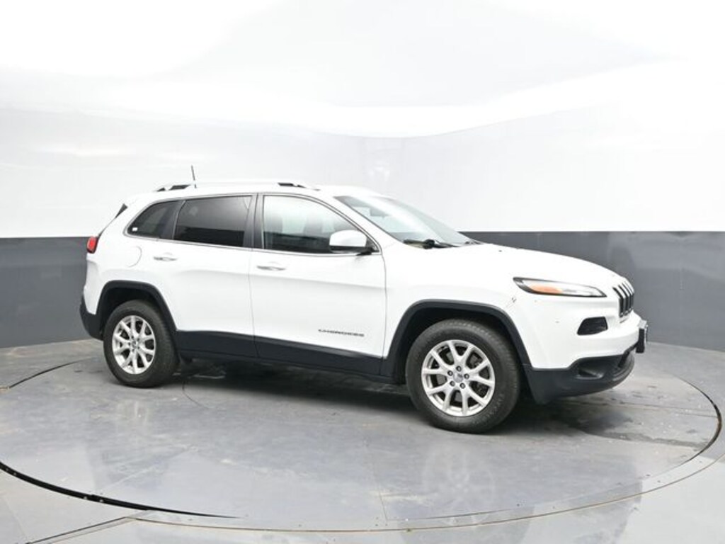 Used 2016 Jeep Cherokee Latitude SUV