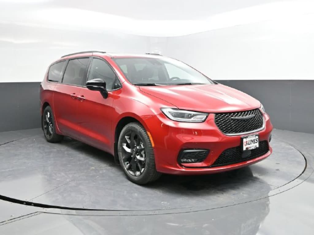 New 2026 Chrysler Pacifica Select Passenger Van