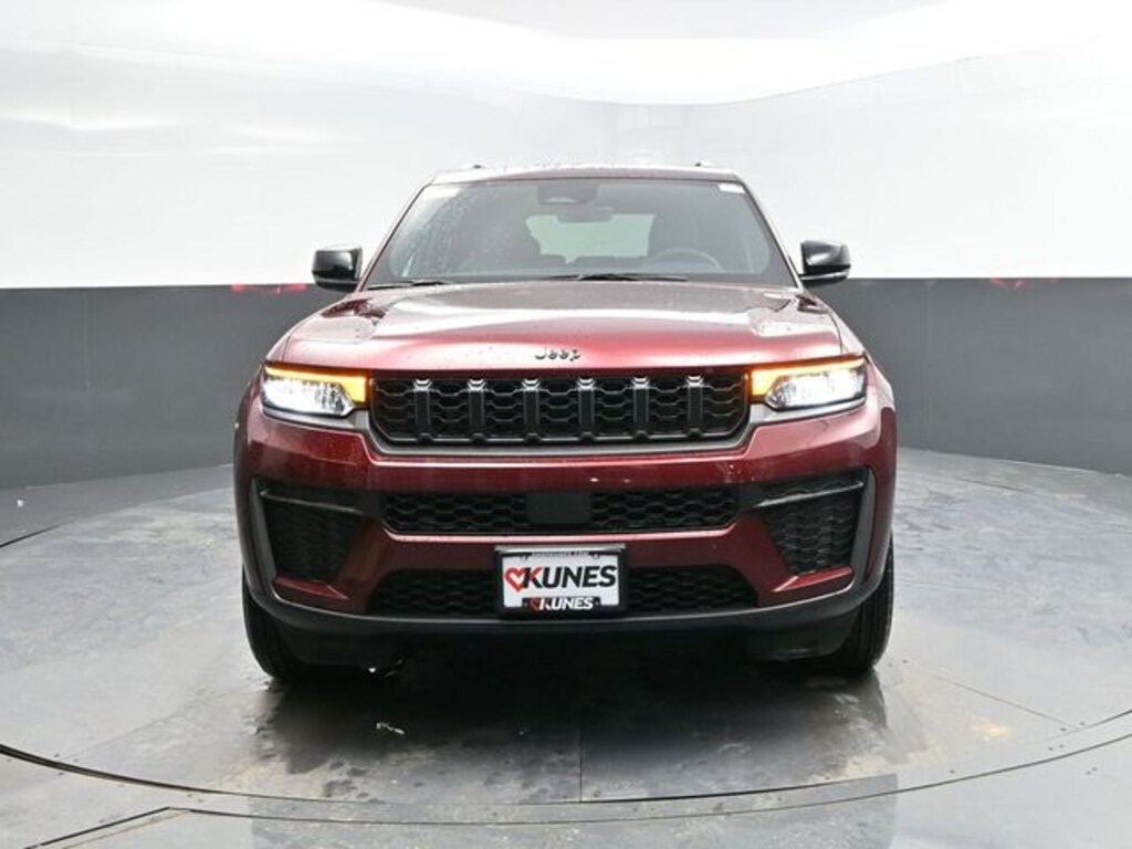 New 2026 Jeep Grand Cherokee Laredo Sport Utility