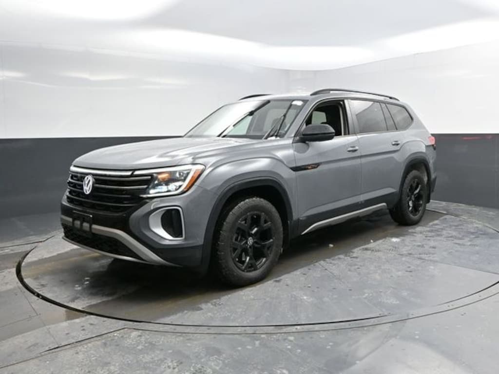 Used 2024 Volkswagen Atlas 2.0T Peak Edition SEL SUV