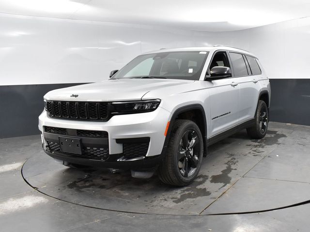 2025 Jeep Grand Cherokee Altitude X photo 2