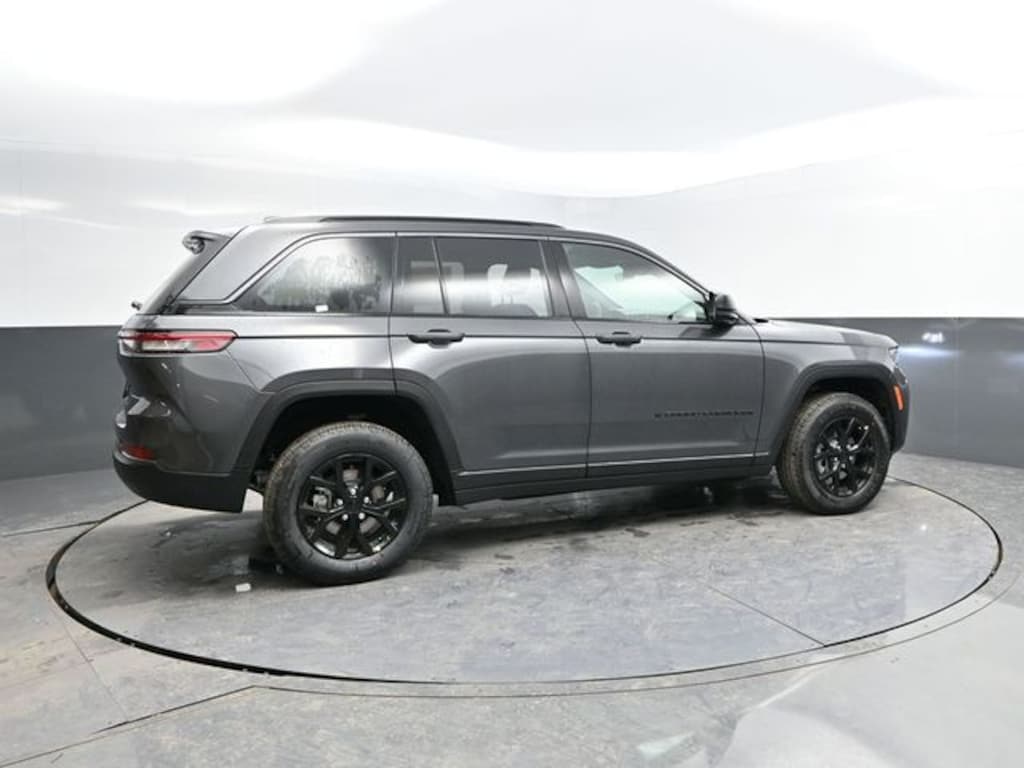 New 2026 Jeep Grand Cherokee Laredo Altitude Sport Utility