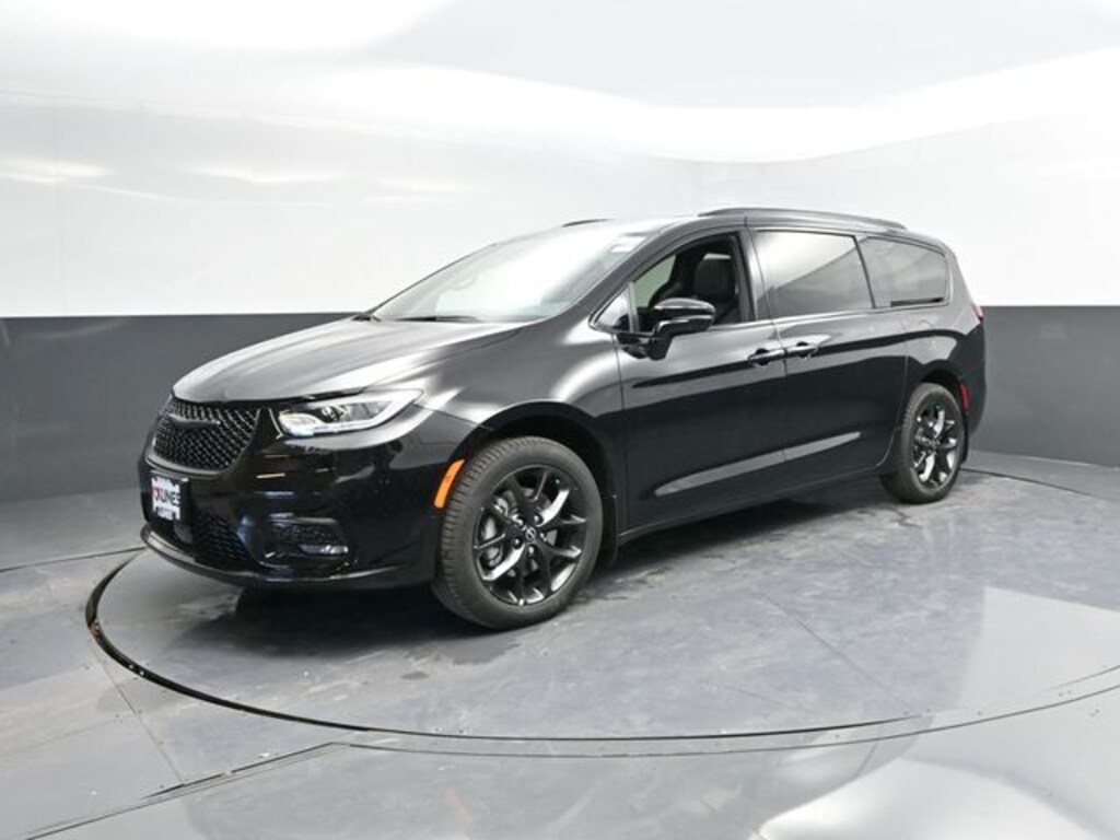New 2026 Chrysler Pacifica Limited Passenger Van