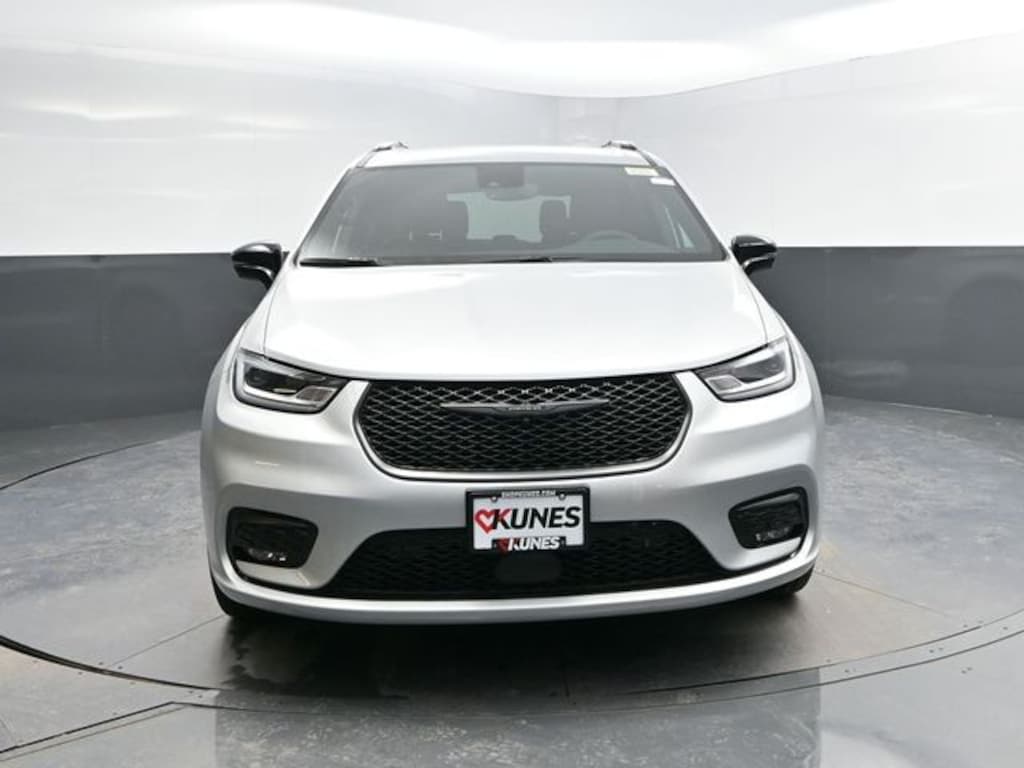 New 2026 Chrysler Pacifica Select Passenger Van