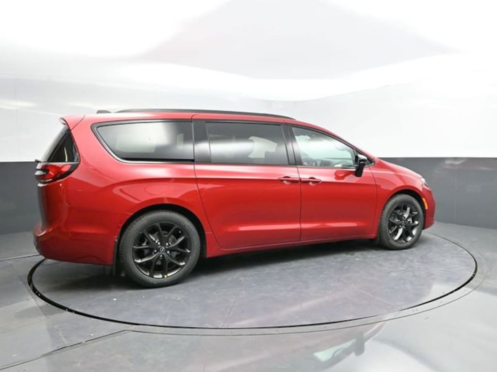 New 2026 Chrysler Pacifica Select Passenger Van