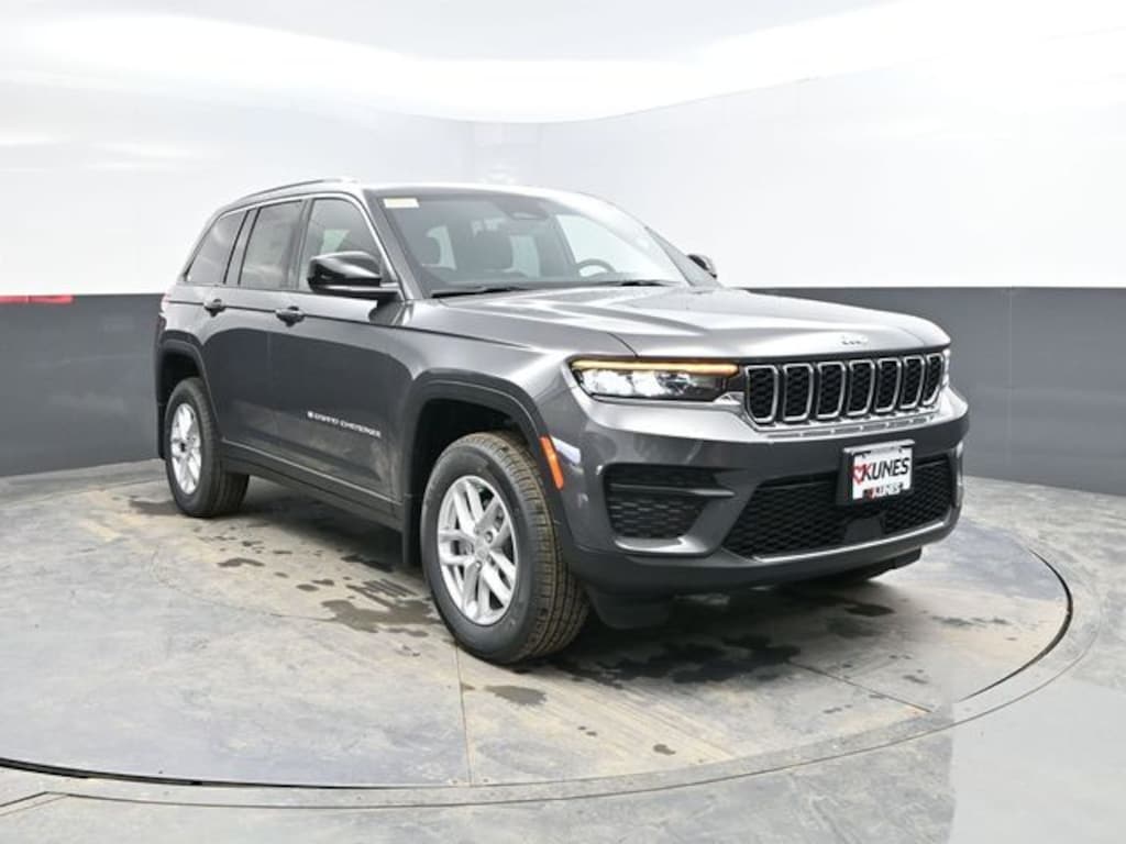 New 2026 Jeep Grand Cherokee Laredo Sport Utility