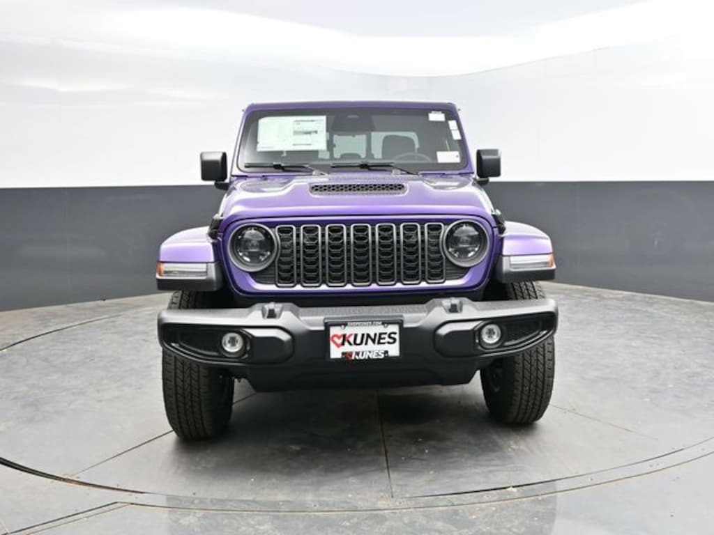 New 2026 Jeep Gladiator Sport S Pickup