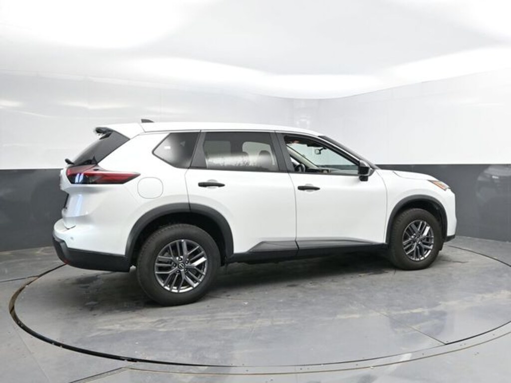 Used 2024 Nissan Rogue S SUV