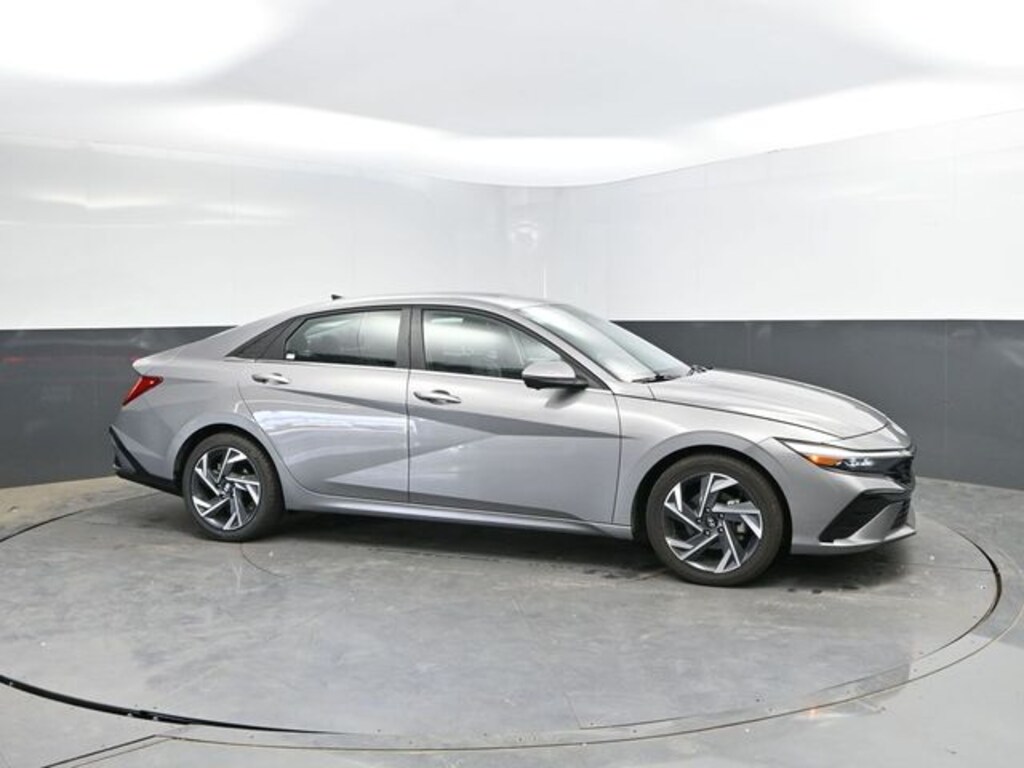 Used 2024 Hyundai Elantra Limited Sedan