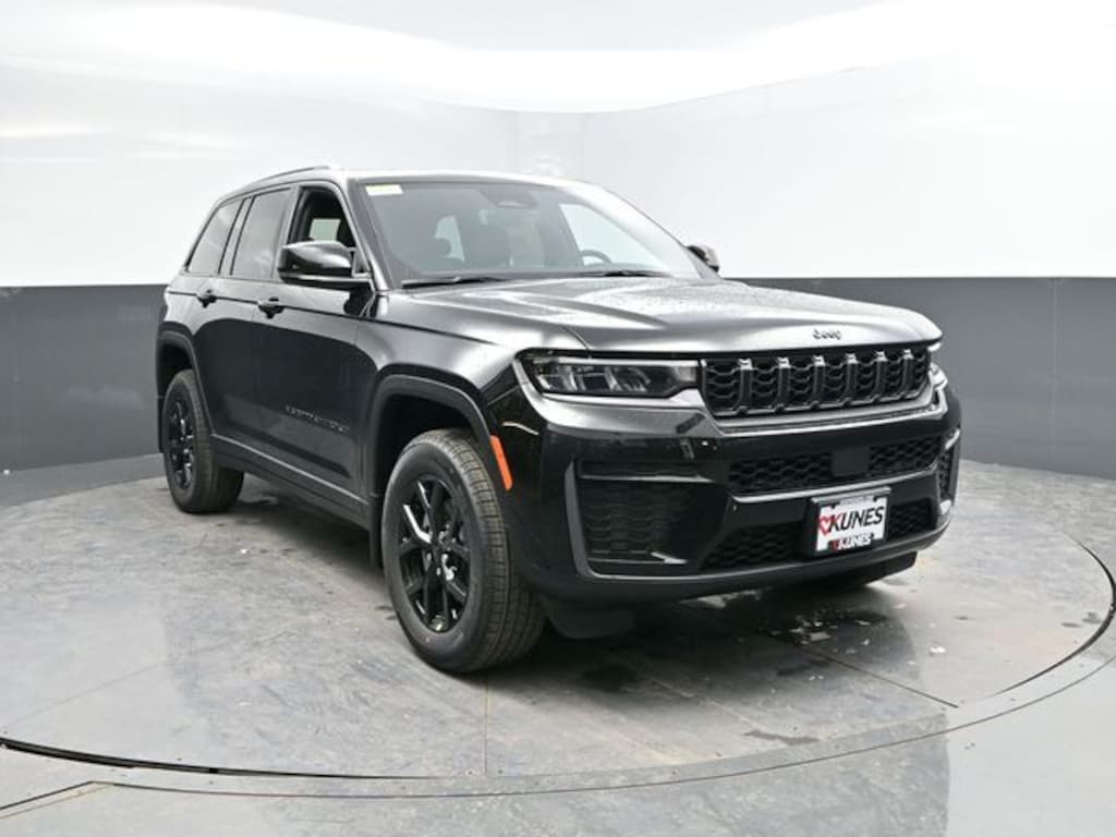 New 2026 Jeep Grand Cherokee Laredo Altitude Sport Utility