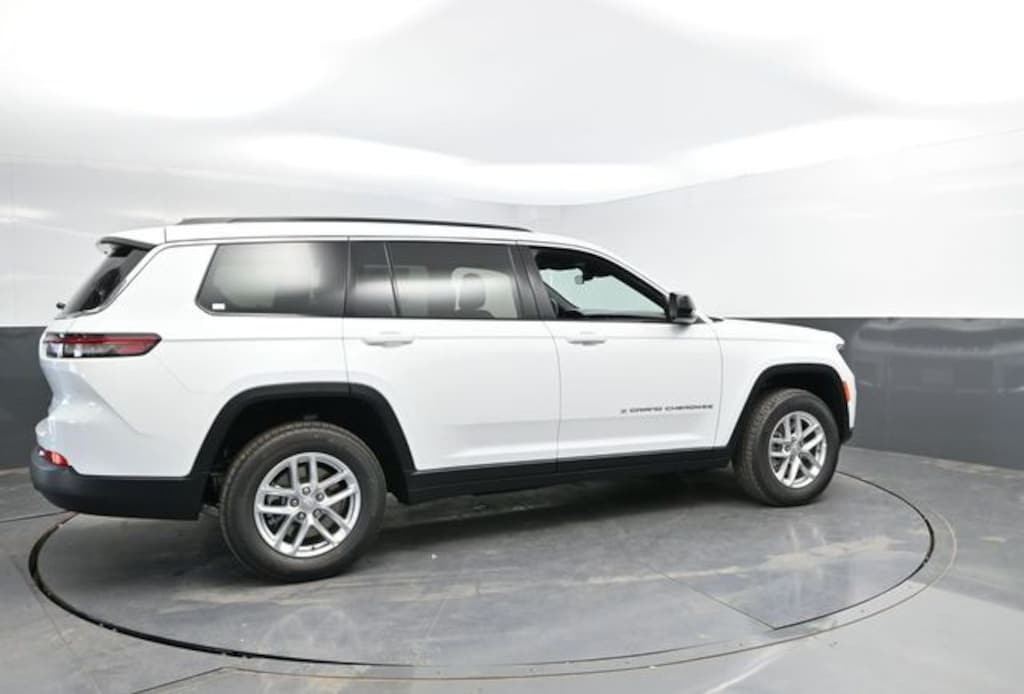 New 2026 Jeep Grand Cherokee L Laredo Sport Utility