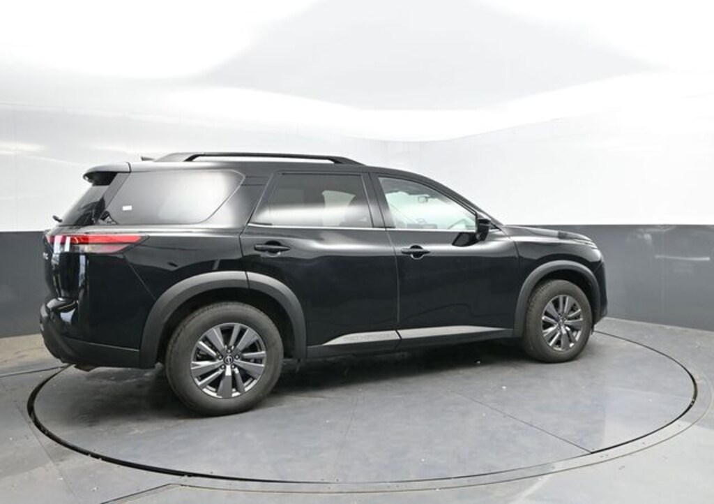 Used 2025 Nissan Pathfinder SV SUV
