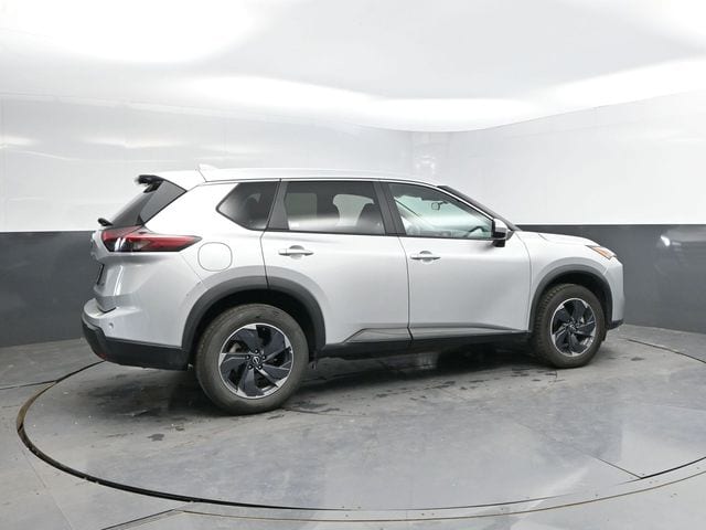 Used 2024 Nissan Rogue SV with VIN 5N1BT3BA2RC696827 for sale in Beloit, WI