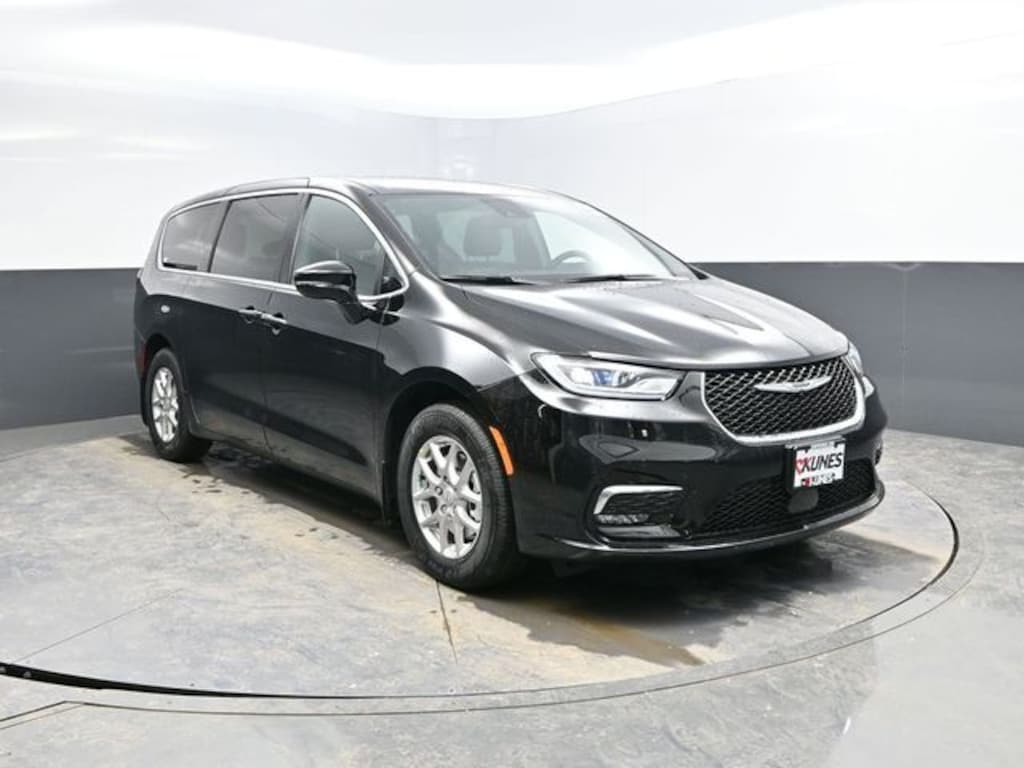 New 2026 Chrysler Pacifica Select Passenger Van
