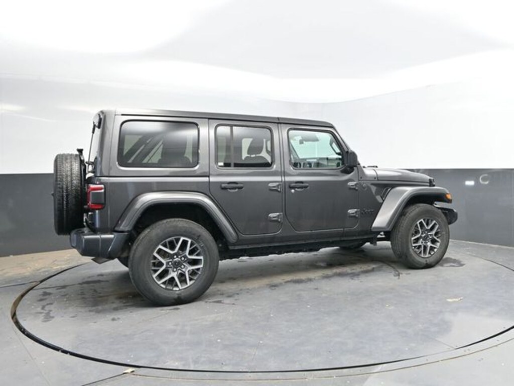 Used 2025 Jeep Wrangler Sahara SUV