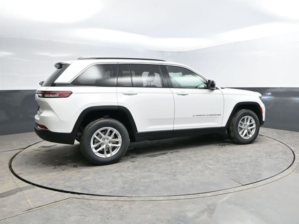 New 2026 Jeep Grand Cherokee Laredo X Sport Utility