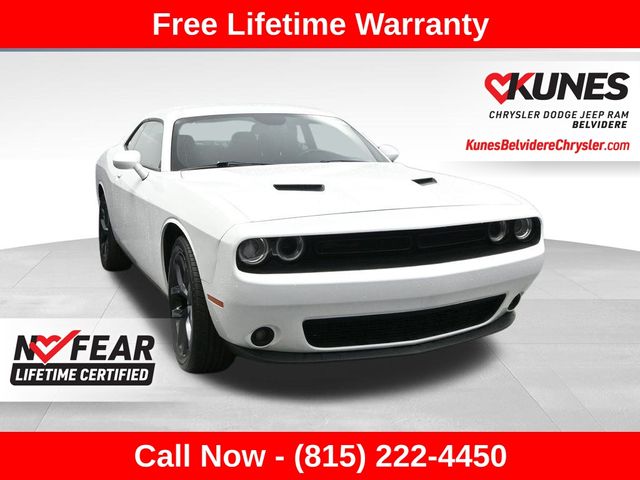 2022 Dodge Challenger SXT's photo