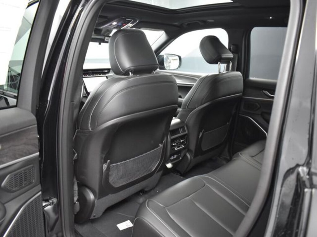 New 2025 Jeep Grand Cherokee Limited Sport Utility