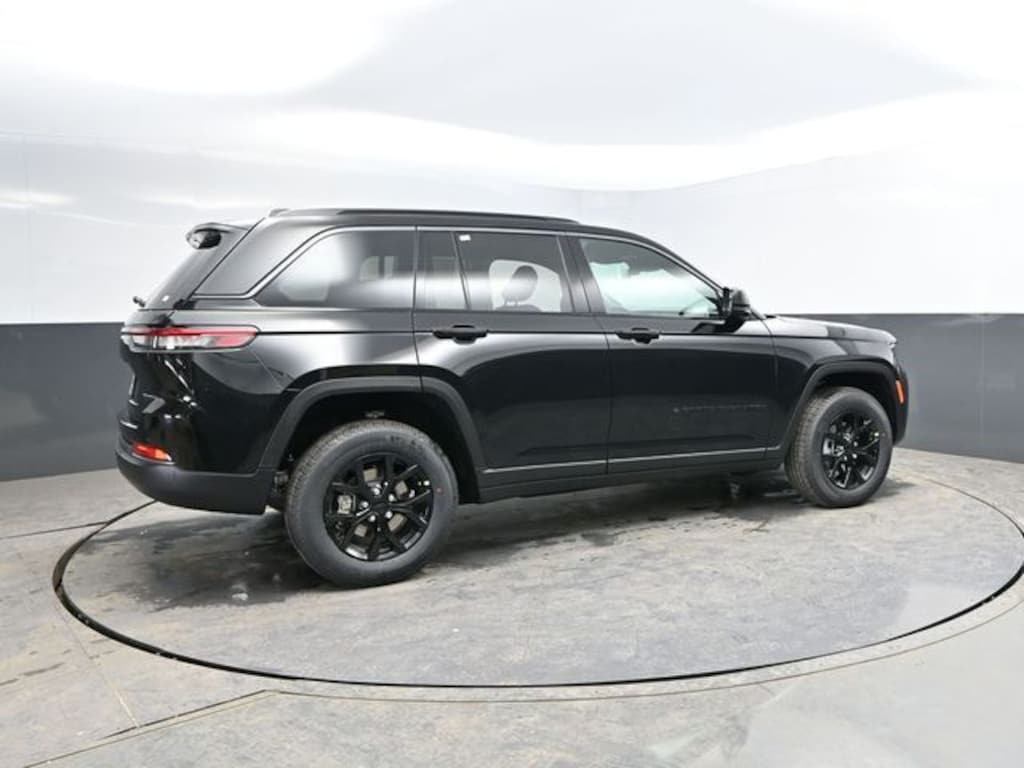 New 2026 Jeep Grand Cherokee Altitude Sport Utility