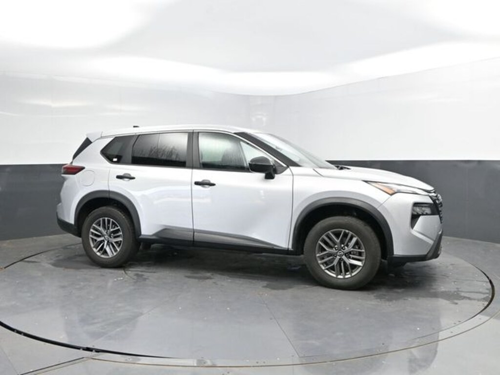 Used 2024 Nissan Rogue S SUV