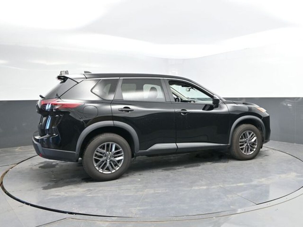 Used 2024 Nissan Rogue S SUV