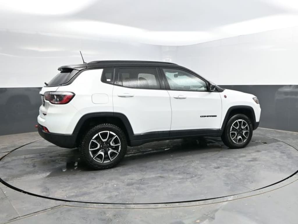 Used 2025 Jeep Compass Trailhawk SUV