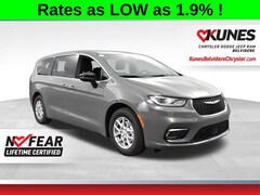 2025 Chrysler Pacifica Select Passenger Van