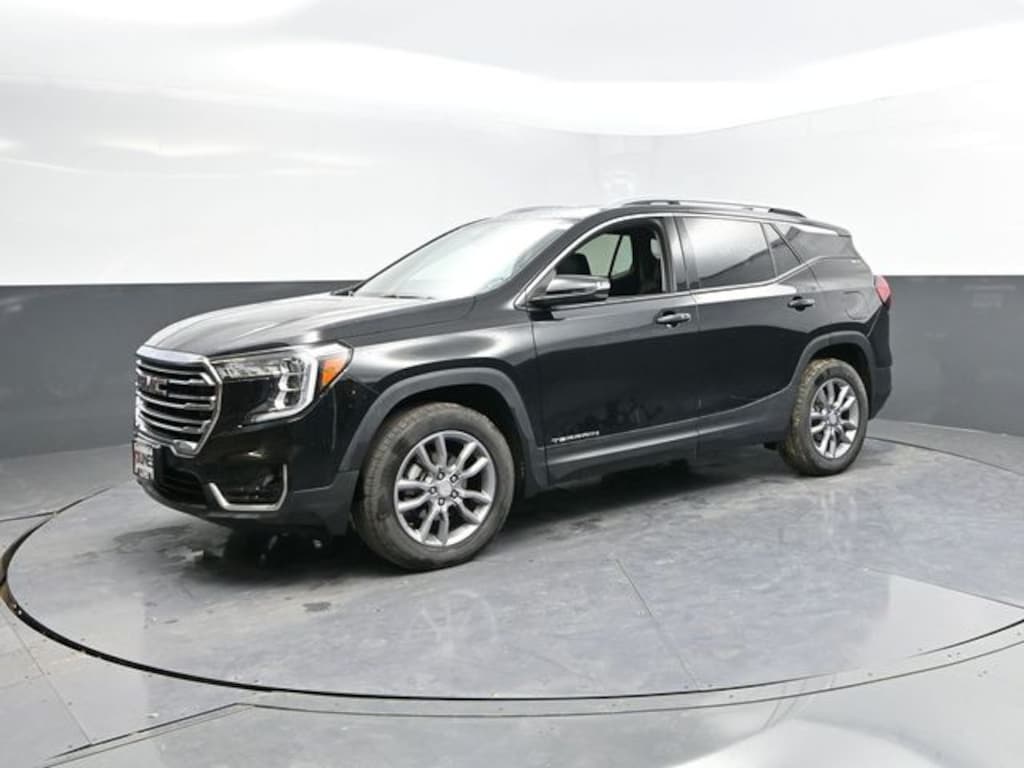 Used 2024 GMC Terrain SLT SUV